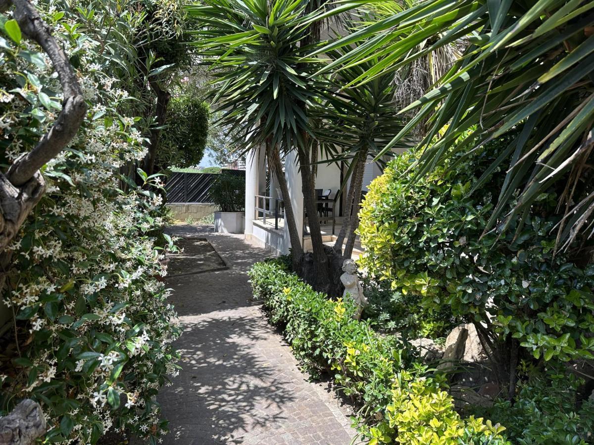 לדיספולי Comforthouse Lavilla מראה חיצוני תמונה